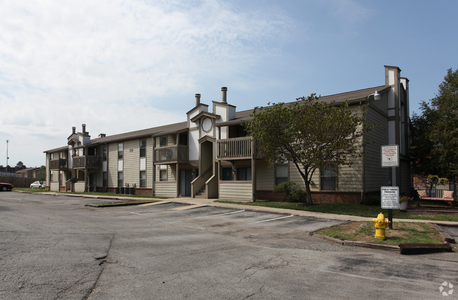 Primary Photo - The Lodge Apartments