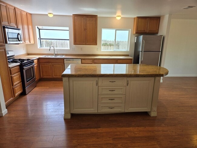 Building Photo - Charming 3 Bedroom Home in North Goleta