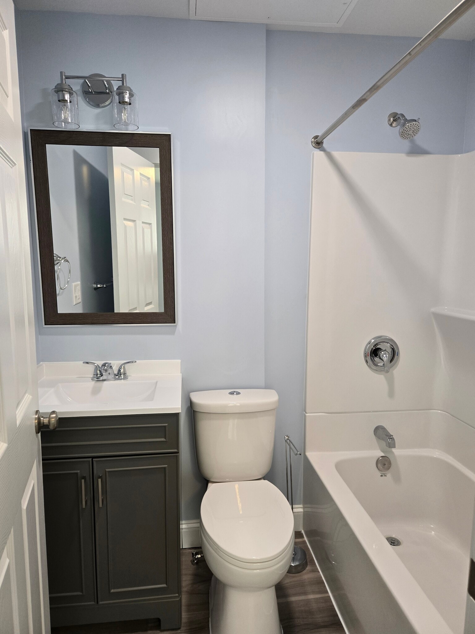 Building Photo - 2105 W 93rd St