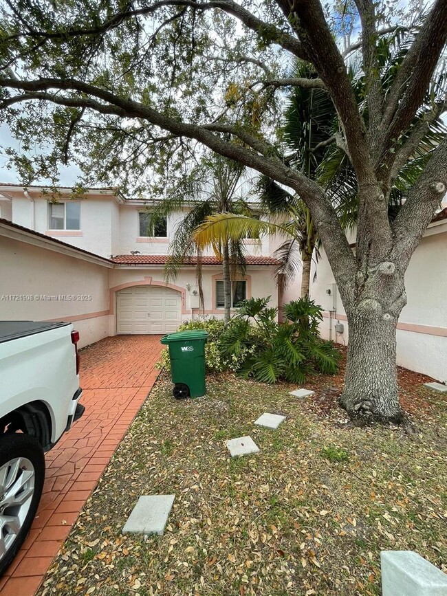 Building Photo - 7613 Tamarac Island Cir