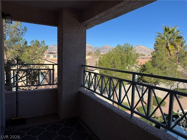 Building Photo - 401 Amber Pine St