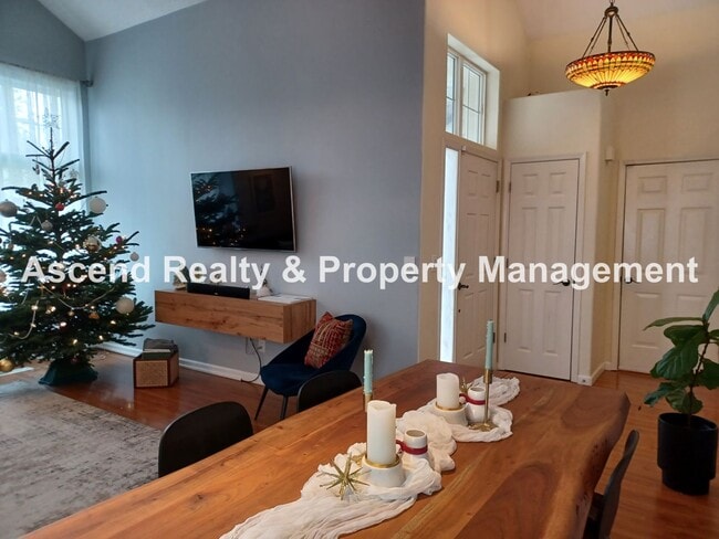 Building Photo - Woodhaven Sherwood Magical One Level Home Available January 1 Small Pet w/Pet Rent