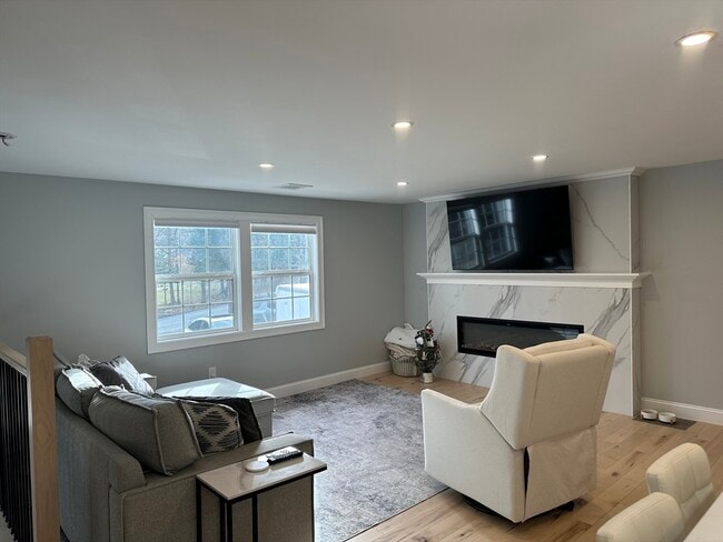 Building Photo - 456 Parsonage St