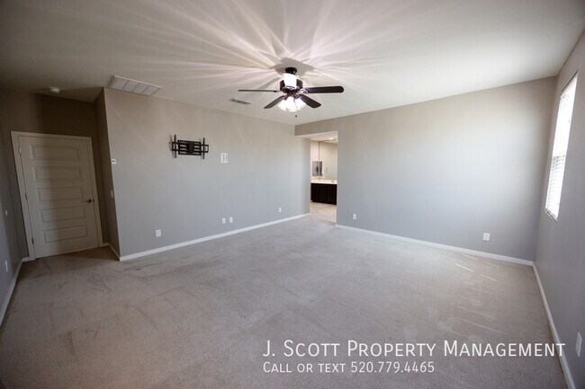 Building Photo - 1270 Carlsbad Dr