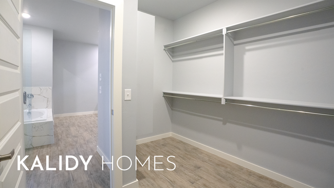 Building Photo - 303 Kirks Holw