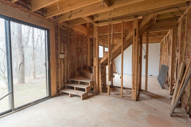 Building Photo - 1060 Windbrooke Ct