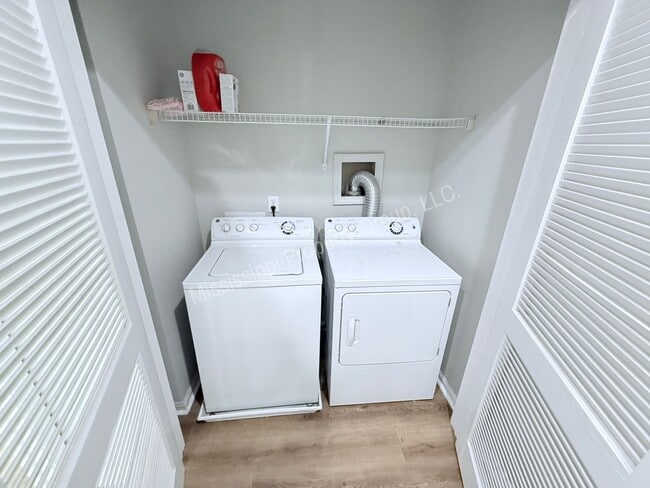 Building Photo - 3BR/3BA For Rent