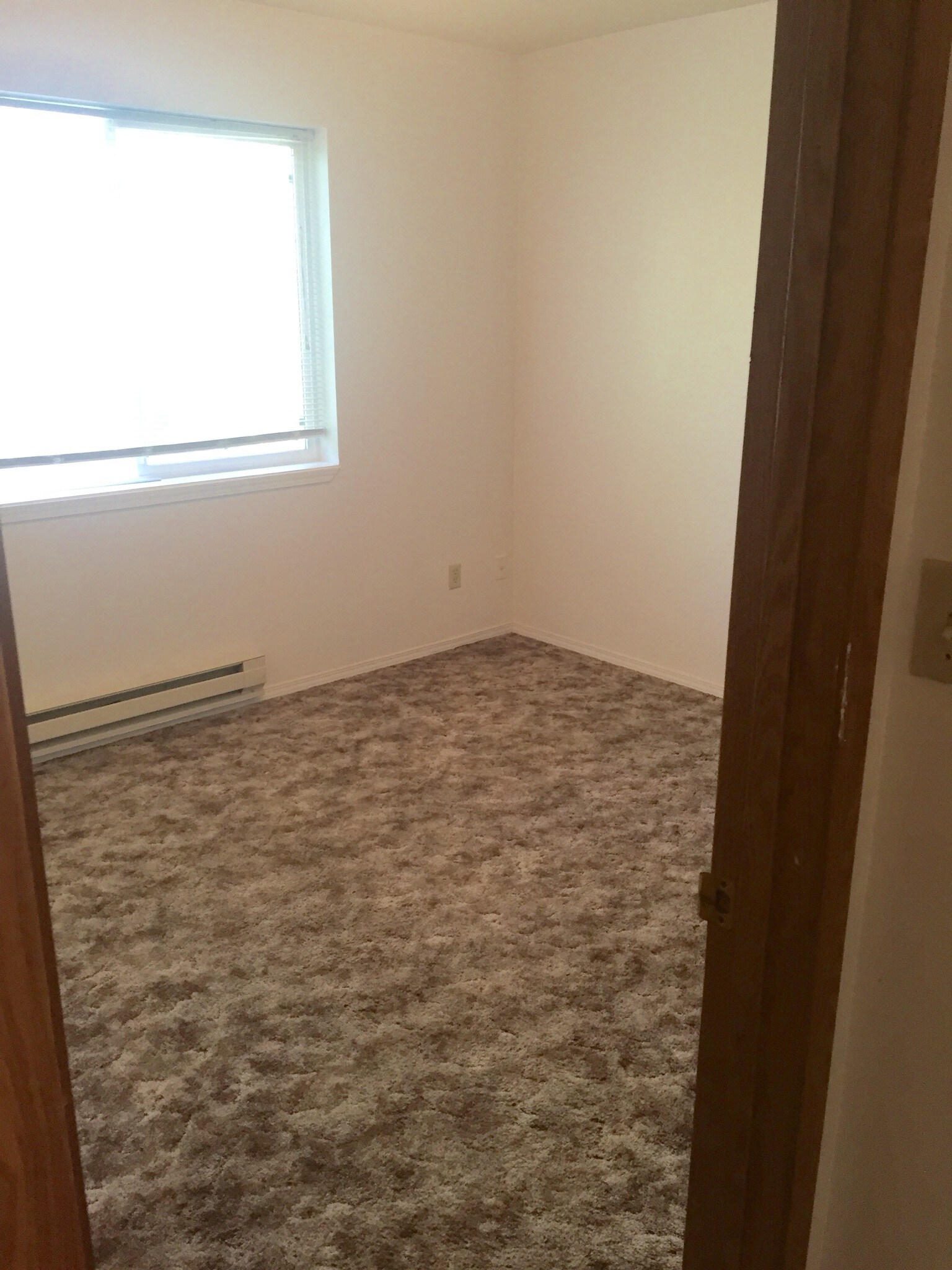 Building Photo - 344 Caswell Ave W