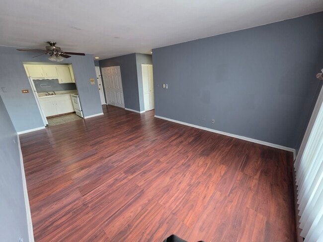 Building Photo - 336 Lathrop Ave