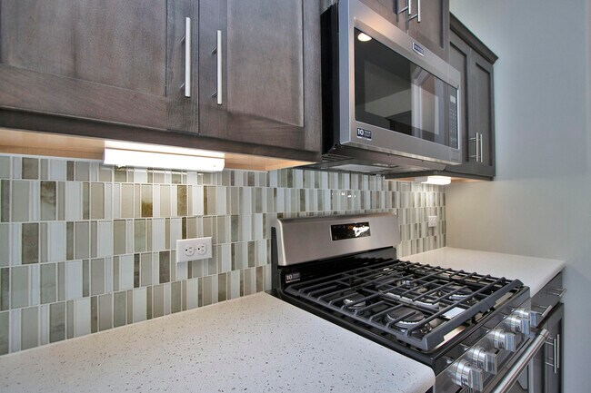 Building Photo - 729 C. Escondida