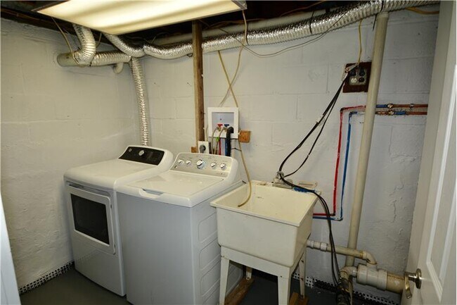 Building Photo - 13 Massachusetts Ave