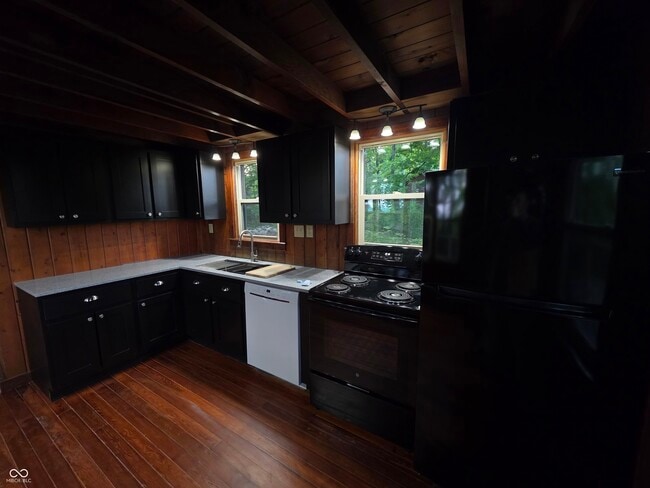 Building Photo - 158 Redbud Ln