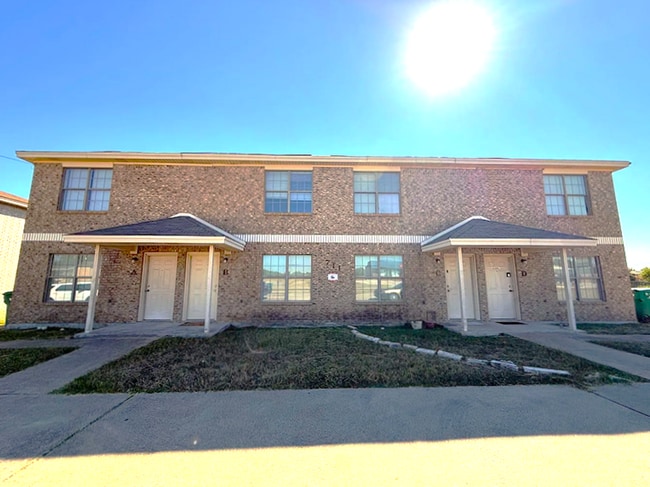 Building Photo - 711 S Amy Ln