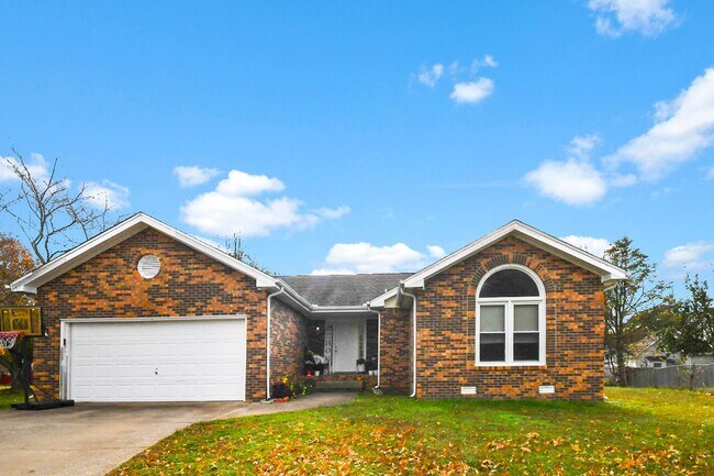 Primary Photo - Conveniently Located Three Bedroom!