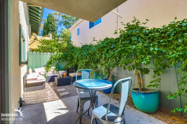 Building Photo - Modern 1Bdm 1Ba Condo in Pacific Beach!