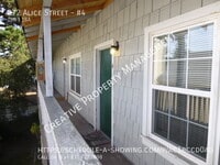 Building Photo - Well located 1 Bedroom in New Monterey