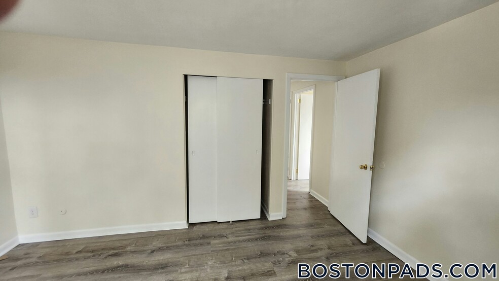 Building Photo - 245 Main St