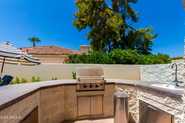 Building Photo - 6900 E Ironwood Dr