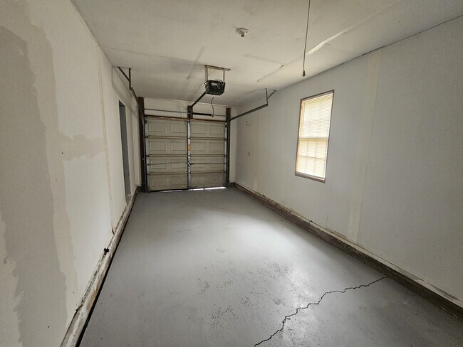Building Photo - 2107 NW Baltimore Ave