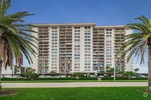 Building Photo - 400 Island Way