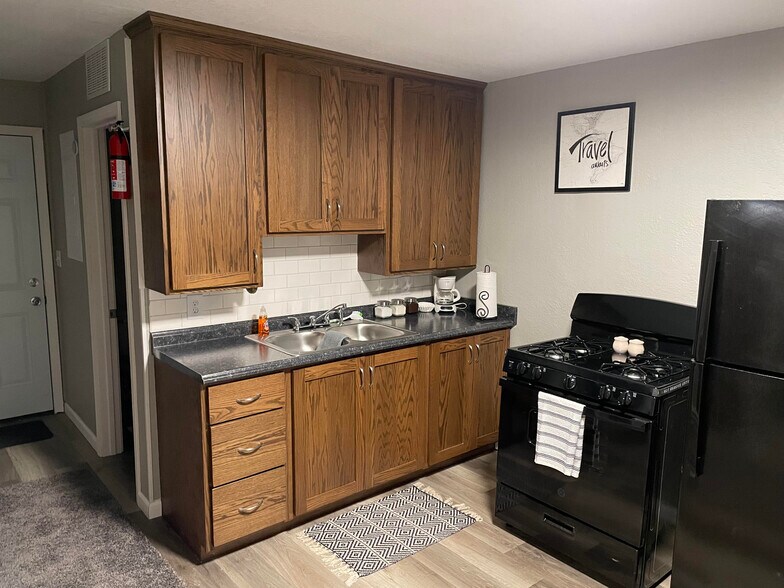 Primary Photo - 400 Walker Dr