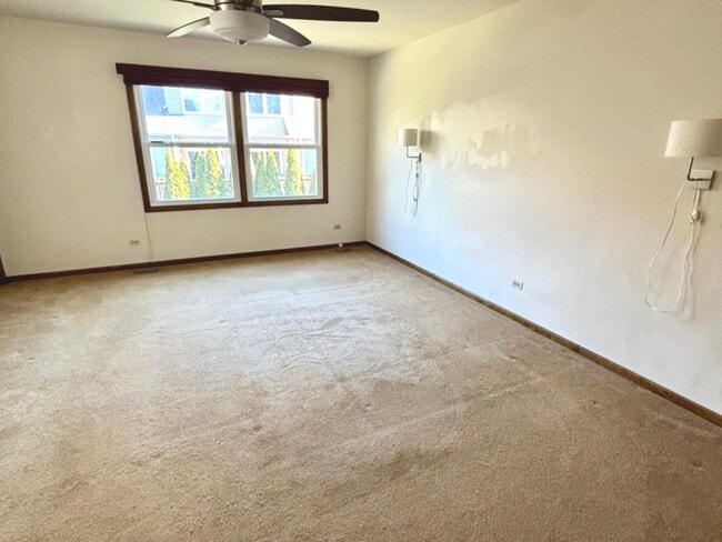 Building Photo - 4705 Elm St