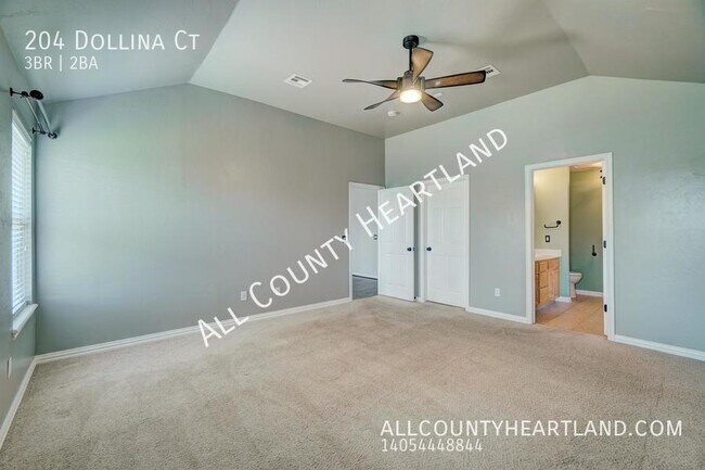 Building Photo - 204 Dollina Ct