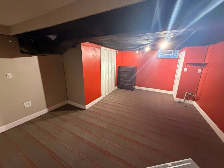 Large 2nd living room - 25200 leach st
