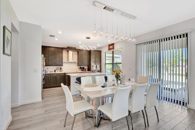 Building Photo - 3244 Dunning Dr