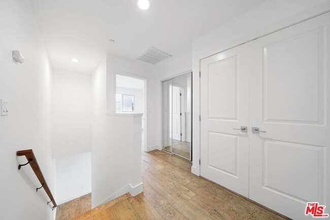 Building Photo - 14228 Sylvan St