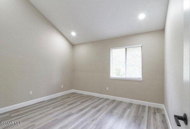 Building Photo - 382 Rockedge Dr