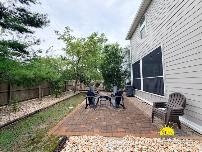 Building Photo - 137 Golf Villa Dr