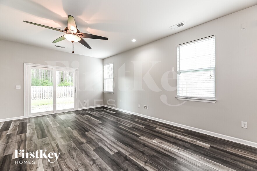 Building Photo - 372 Sanctuary Park Dr