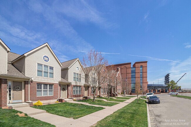 Building Photo - 260 Snyder Ave