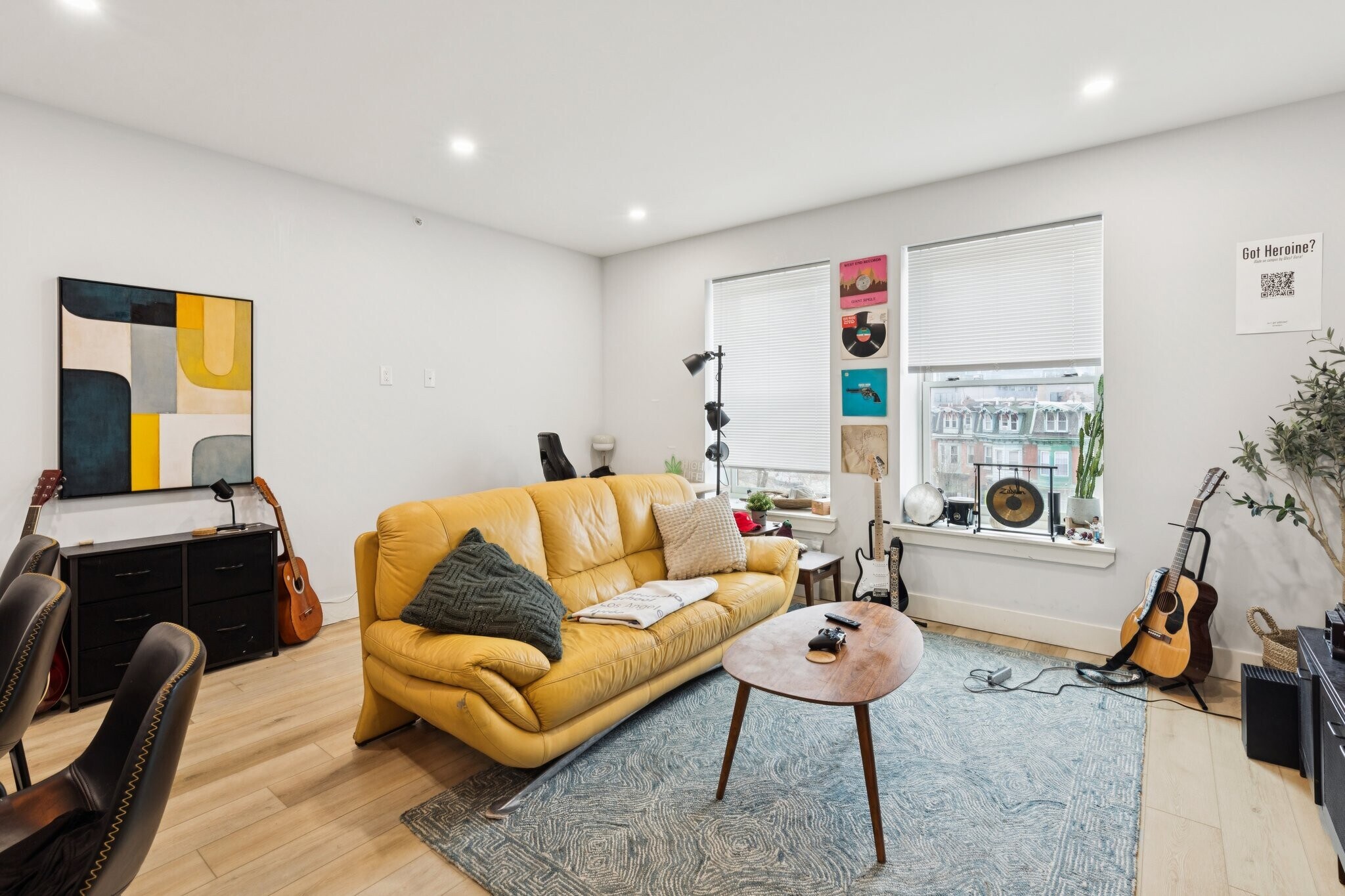 Building Photo - 3849 Lancaster Ave