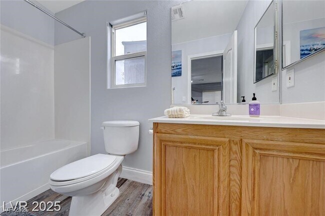 Building Photo - 5527 Breecher Ave