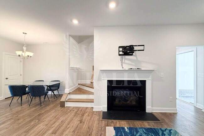 Building Photo - 1306 Farm Pond Trail