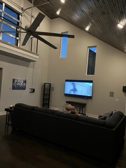 Building Photo - 1 N Desoto Pl