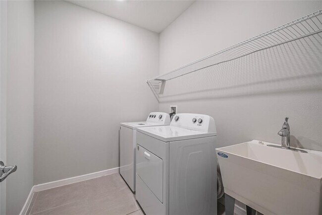 Building Photo - 5685 Arborvista Dr