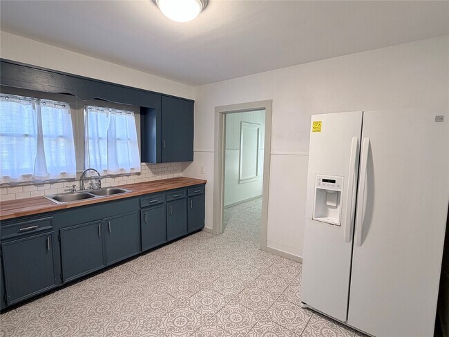 Building Photo - 826 Fowlkes St