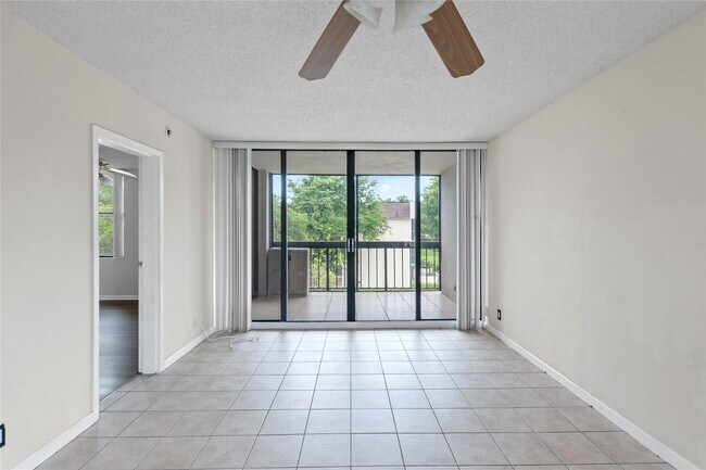 Building Photo - 8429 Forest Hills Dr