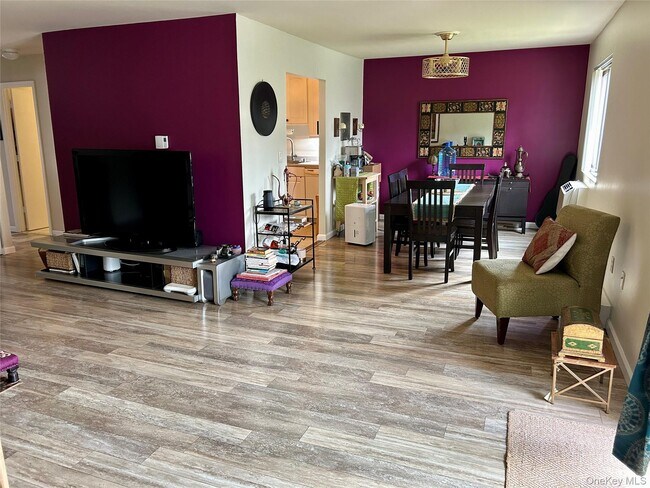 Building Photo - 40 Scarborough Ln