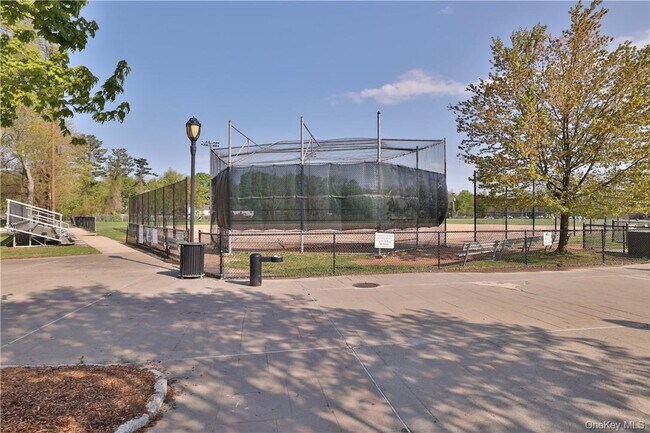 Building Photo - 68 Lake St