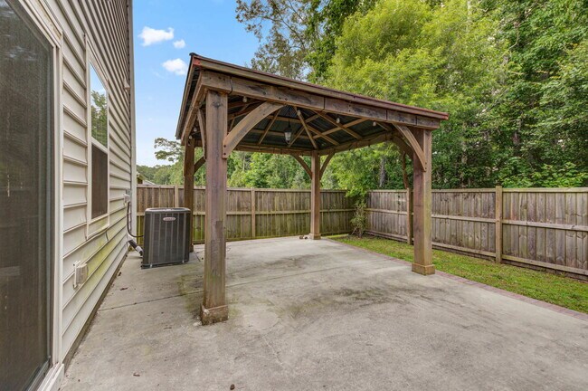 Building Photo - 9725 Black Willow Ln