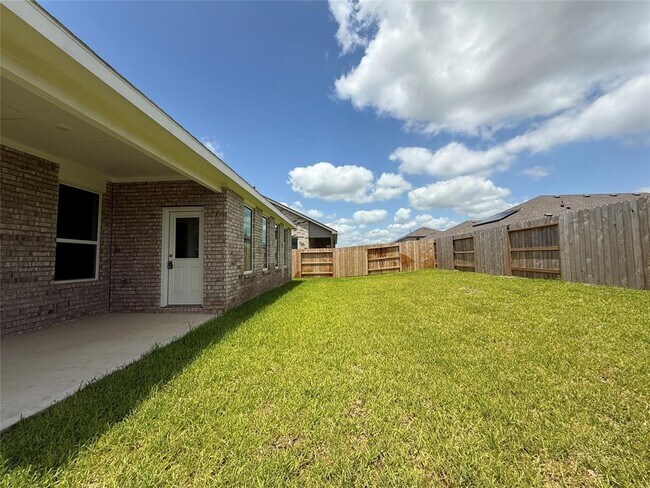 Building Photo - 28502 Great Saddle Trl