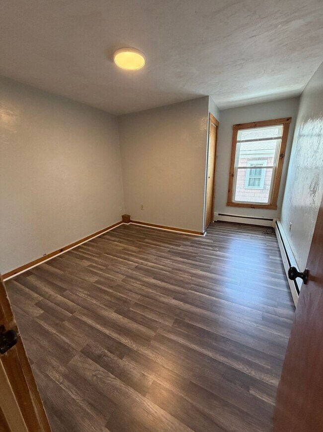 Building Photo - 127 Austin St