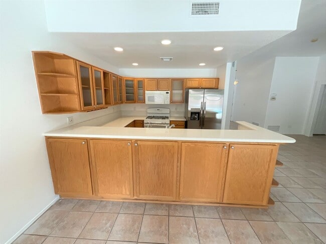 Building Photo - Foothills Location - 3 Bedroom 2 bath on cul-de-sac with Sparkling pool