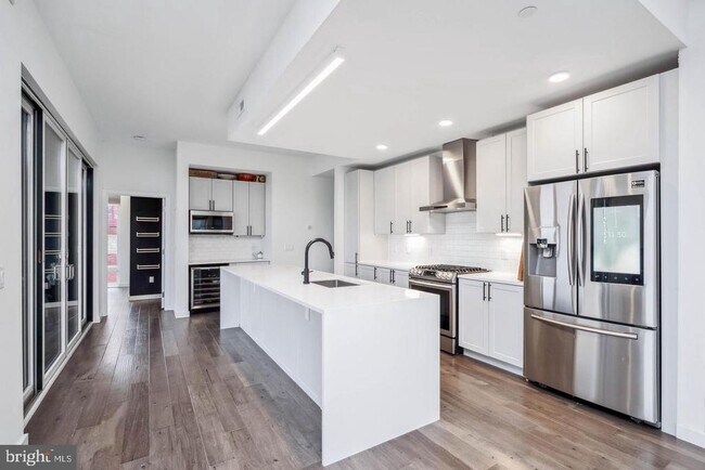 Building Photo - 1501 N 31st St