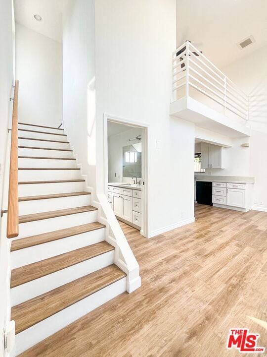 Building Photo - 844 Maltman Ave