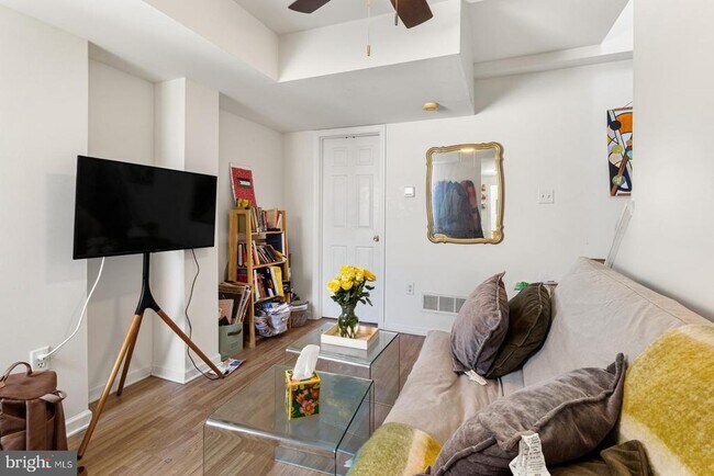 Building Photo - 1608 Swain St